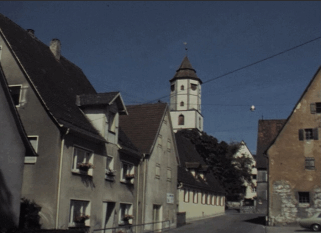 Um 1970, mit der Schreinerei in der Scheune